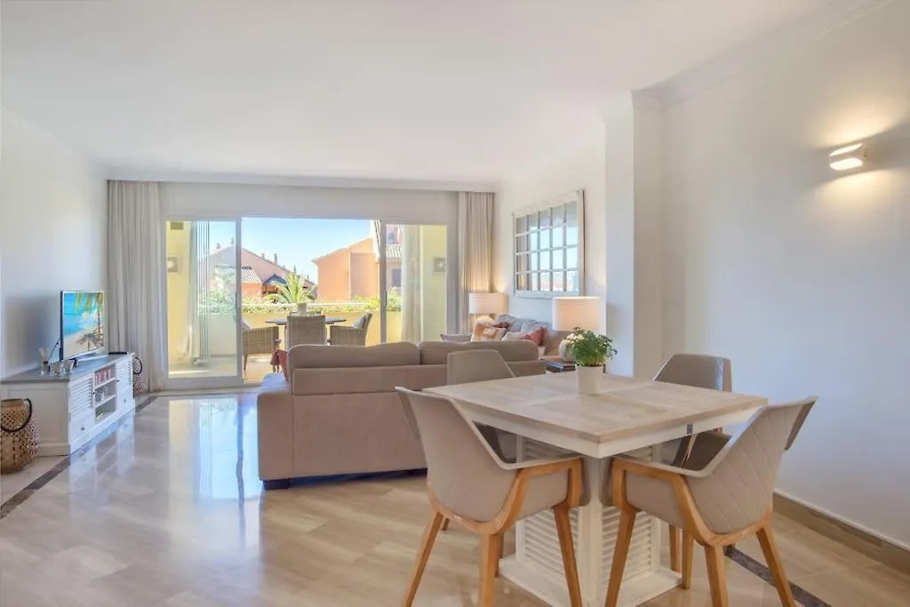 Modern Apartment By The Sea. location